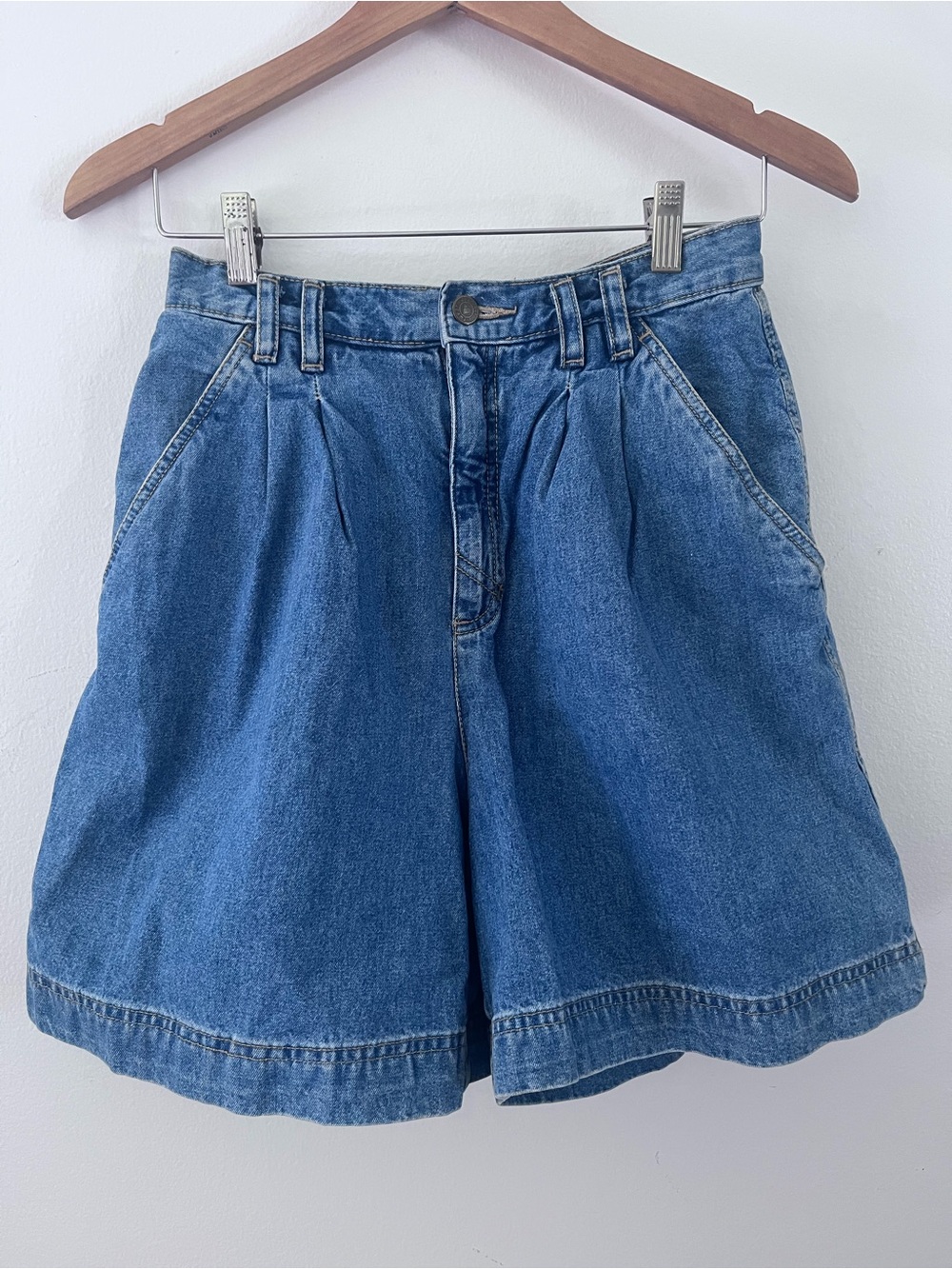Vintage Shorts Lizwear Liz Claiborne Pleat Front High Rise Denim Shorts Size 10